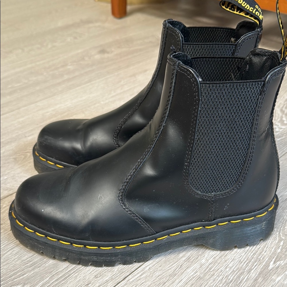 Dr Martens Chelsea boots